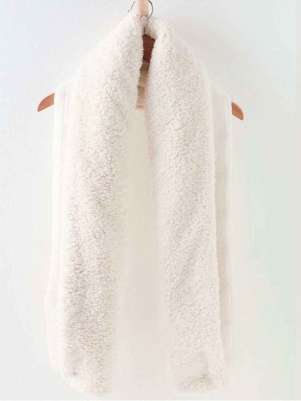 NWOT Free People Downhill Puffer Scarf WHITE